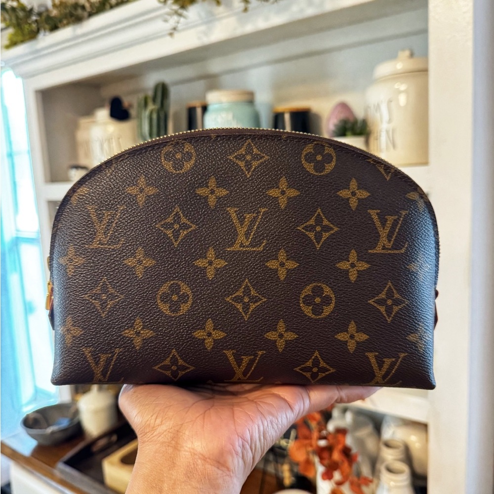 🌸SOLD🌸Louis Vuitton Cosmetic Pouch GM